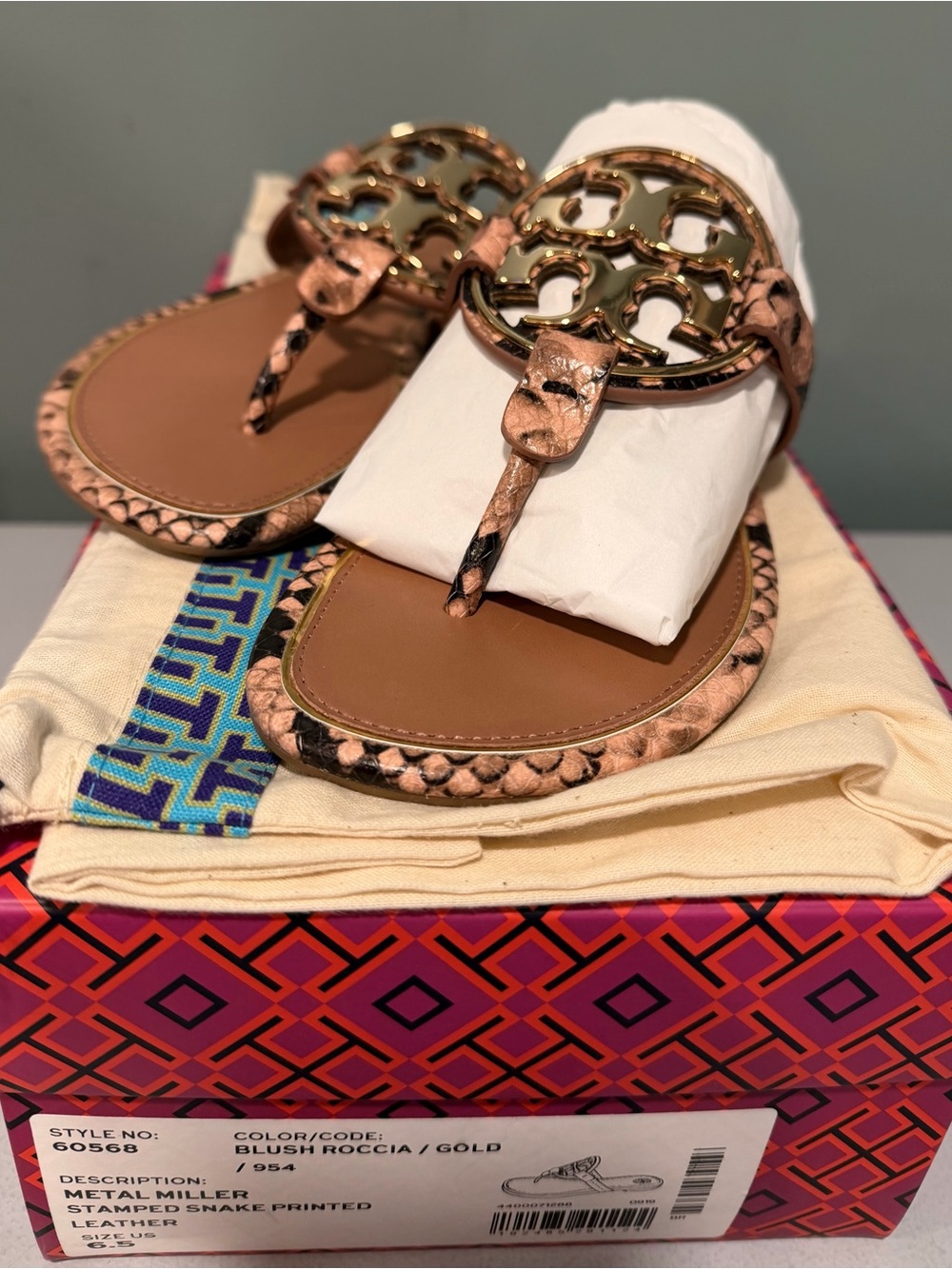Tory Burch Blush Roccia Miller Thong Sandal with Gold Logo NWT Size 6.5